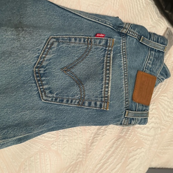 SIZE 24 
RIBCAGE STRAIGHT LEVI JEANS - Picture 1 of 3